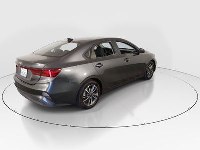 2023 Kia Forte - Photo 7