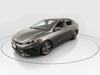 2023 Kia Forte - Photo 3