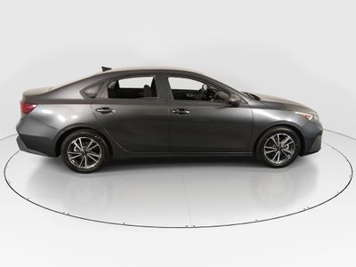 2023 Kia Forte - Photo 8