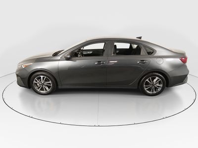 2023 Kia Forte - Photo 4