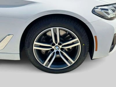 2023 BMW 5 Series — photo 7 view