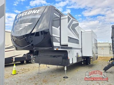 2026 Cyclone 3511 - Photo 8