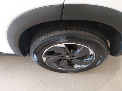 2024 Nissan Rogue — photo 10 view