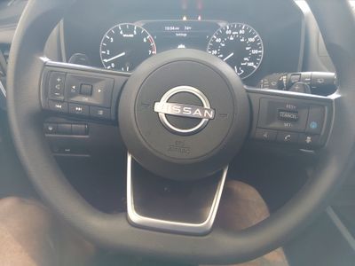 2024 Nissan Rogue — photo 12 view