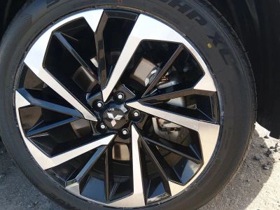 2024 Mitsubishi Outlander - Photo 10