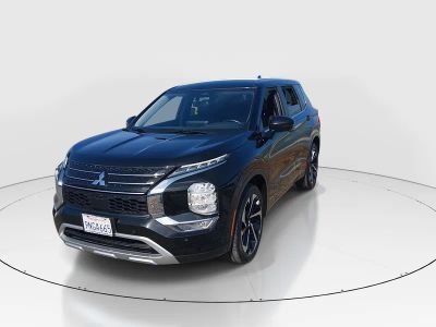 2024 Mitsubishi Outlander - Photo 3