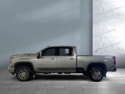 2025 Chevrolet Silverado 3500HD - Photo 3