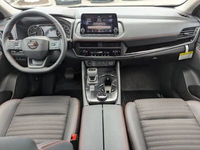 2026 Nissan Rogue — photo 13 view