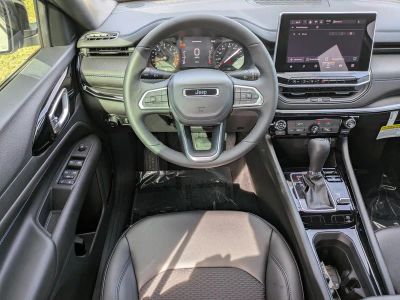 2026 Jeep Compass — photo 14 view
