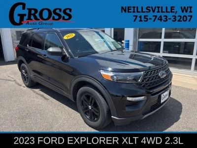 2023 Ford Explorer XLT in Black — front three-quarter view
