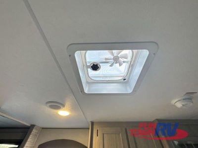 2026 Coachmen RV Catalina Legacy Edition - Photo 31