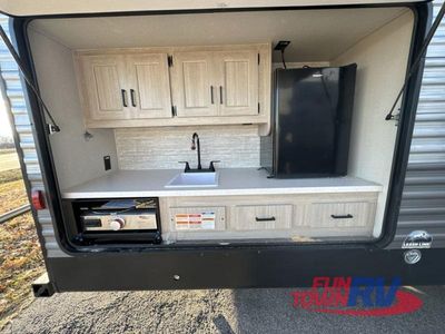 2026 Coachmen RV Catalina Legacy Edition - Photo 8