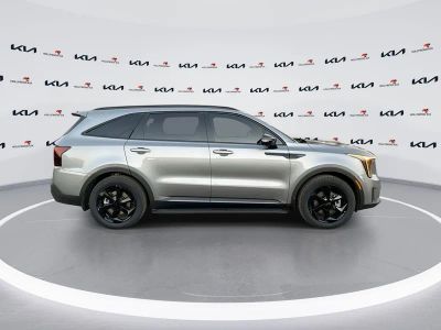 2026 Kia Sorento Hybrid — photo 9 view