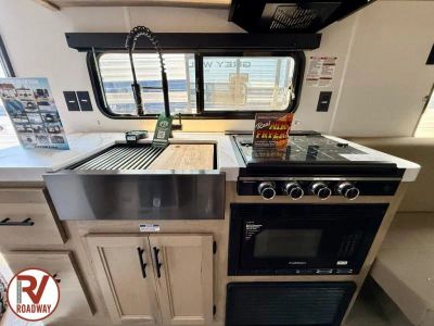 2027 Forest River RV Cherokee Grey Wolf — photo 10 view