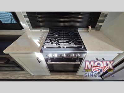 2024 Jayco Pinnacle - Photo 15