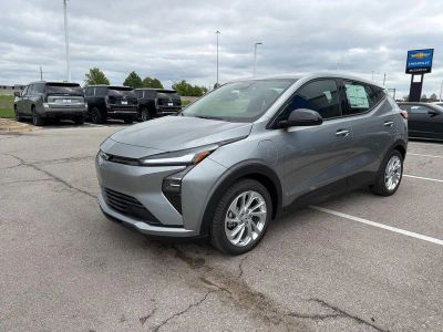 2027 Chevrolet Bolt - Photo 7