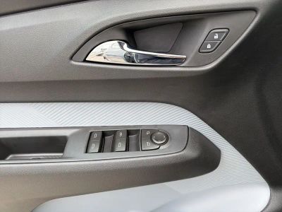 2027 Chevrolet Bolt - Photo 30