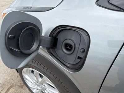 2027 Chevrolet Bolt - Photo 10