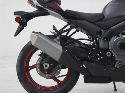 2026 Suzuki GSX-R750 — photo 9 view