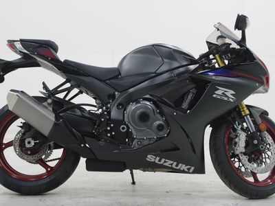 2026 Suzuki GSX-R750 — photo 8 view