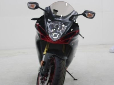 2026 Suzuki GSX-R750 — side profile view