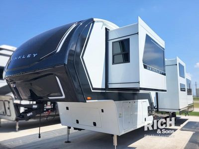 2026 Brinkley Model Z - Photo 2