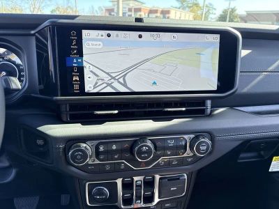 2026 Jeep Gladiator — photo 21 view