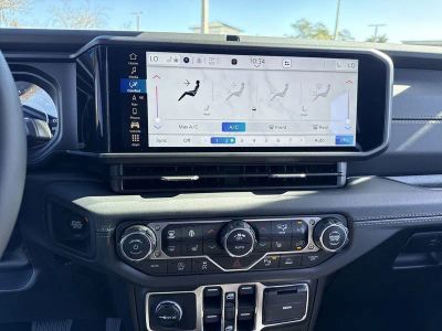 2026 Jeep Gladiator — photo 19 view