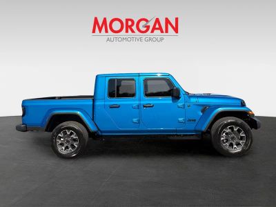 2026 Jeep Gladiator — side profile view