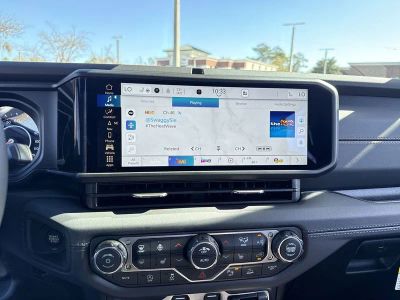 2026 Jeep Gladiator — photo 20 view