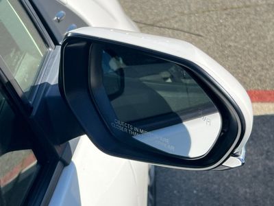 2022 Toyota Prius - Photo 13