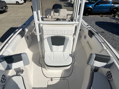 2026 Robalo 222 CC - Photo 2
