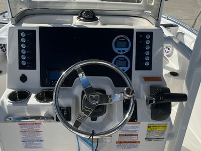 2026 Robalo 222 CC - Photo 13