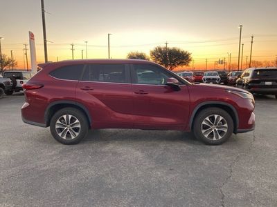 2023 Toyota Highlander - Photo 4
