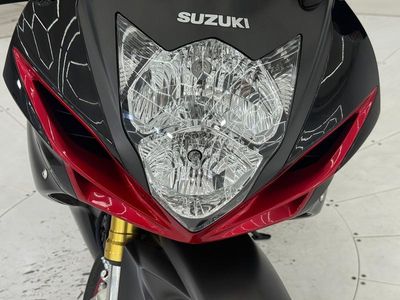 2026 Suzuki GSX-R750 - Photo 16