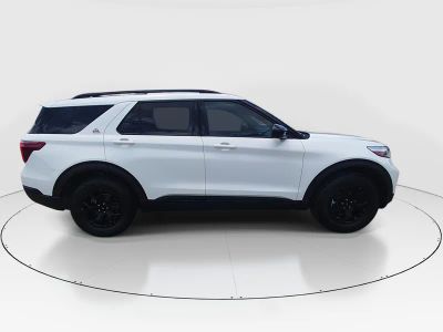 2023 Ford Explorer — photo 8 view