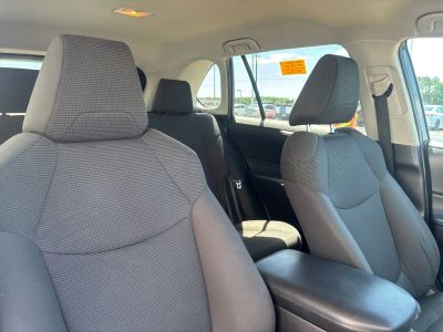 2020 Toyota RAV4 - Photo 16