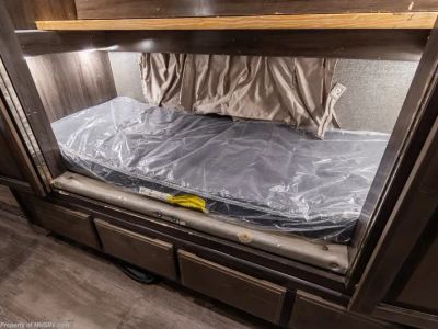 2018 Fleetwood Bounder - Photo 26