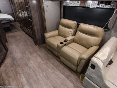 2018 Fleetwood Bounder - Photo 8