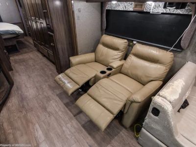 2018 Fleetwood Bounder - Photo 9