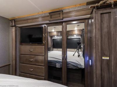2018 Fleetwood Bounder - Photo 30