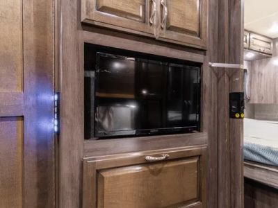 2018 Fleetwood Bounder - Photo 27