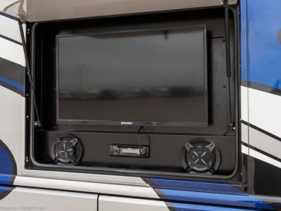 2018 Fleetwood Bounder - Photo 35