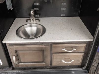 2018 Fleetwood Bounder - Photo 37