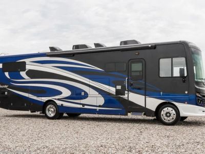 2018 Fleetwood Bounder - Photo 34