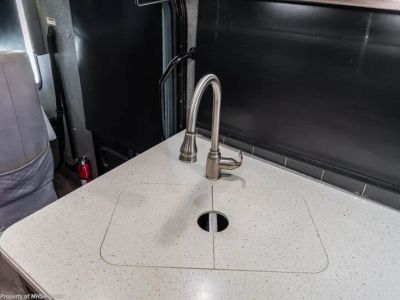 2018 Fleetwood Bounder - Photo 14