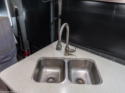 2018 Fleetwood Bounder - Photo 15