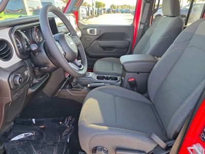 2026 Jeep Wrangler - Photo 12