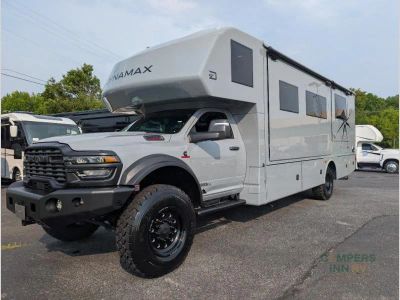 2027 Forest River RV isata 5 in NARDO GRAY w/BLACK — front three-quarter view