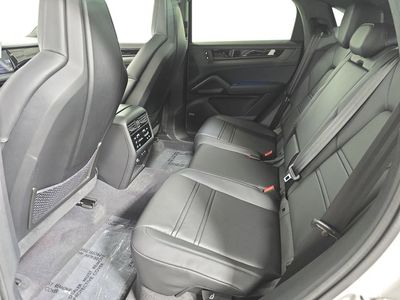2026 Porsche Cayenne Coupe - Photo 24